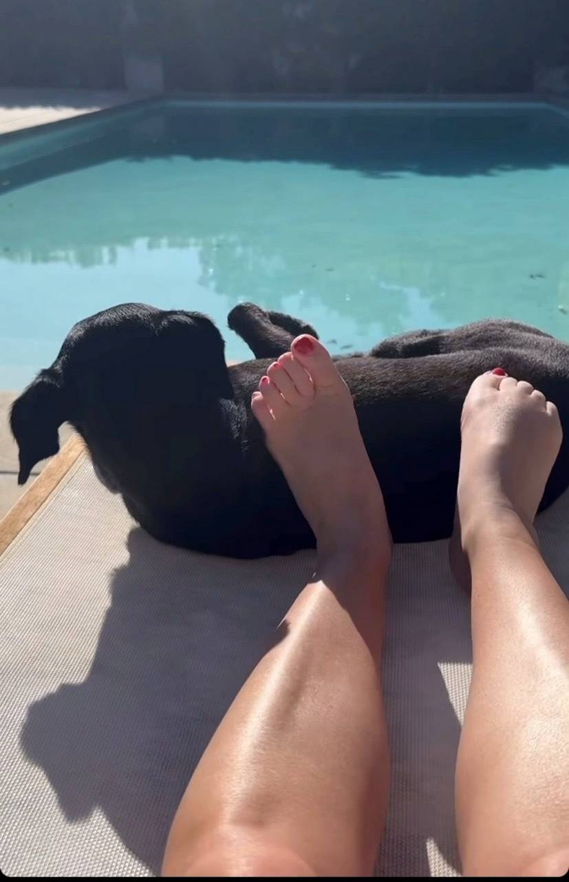 Angela Kinsey Feet